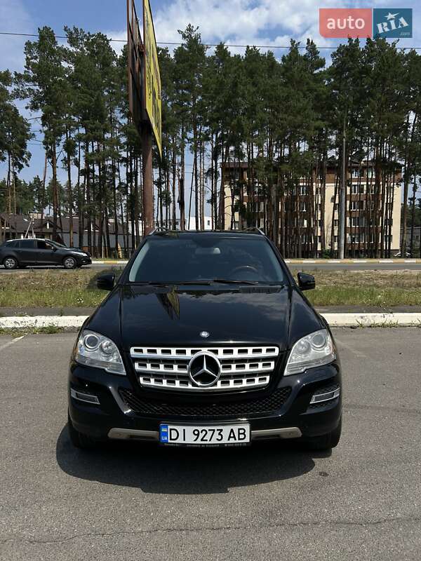 Внедорожник / Кроссовер Mercedes-Benz M-Class 2010 в 