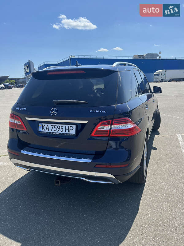 Внедорожник / Кроссовер Mercedes-Benz M-Class 2014 в Киеве