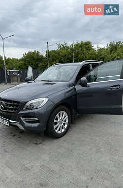 Позашляховик / Кросовер Mercedes-Benz M-Class 2012 в Києві