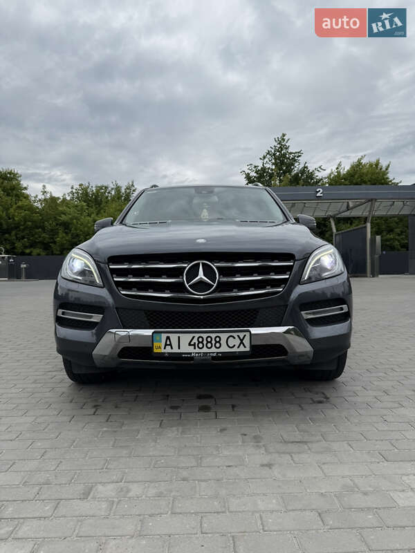 Позашляховик / Кросовер Mercedes-Benz M-Class 2012 в Києві