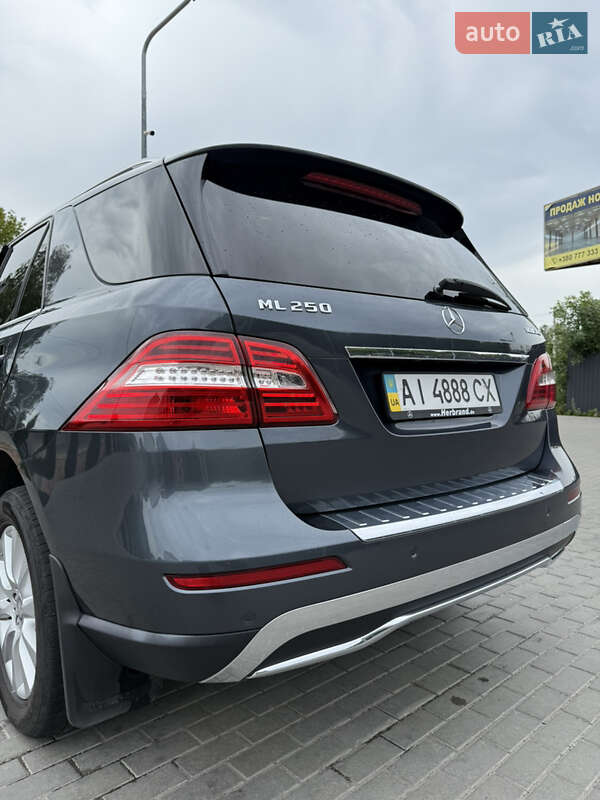Позашляховик / Кросовер Mercedes-Benz M-Class 2012 в Києві