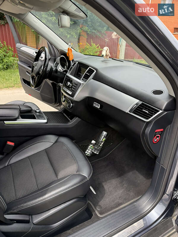 Позашляховик / Кросовер Mercedes-Benz M-Class 2012 в Києві