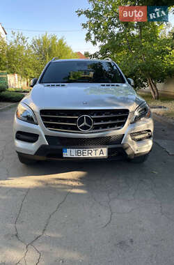 Внедорожник / Кроссовер Mercedes-Benz M-Class 2014 в 