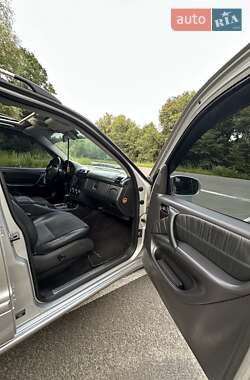 Позашляховик / Кросовер Mercedes-Benz M-Class 2005 в 