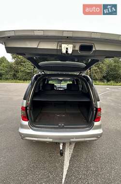 Позашляховик / Кросовер Mercedes-Benz M-Class 2005 в 