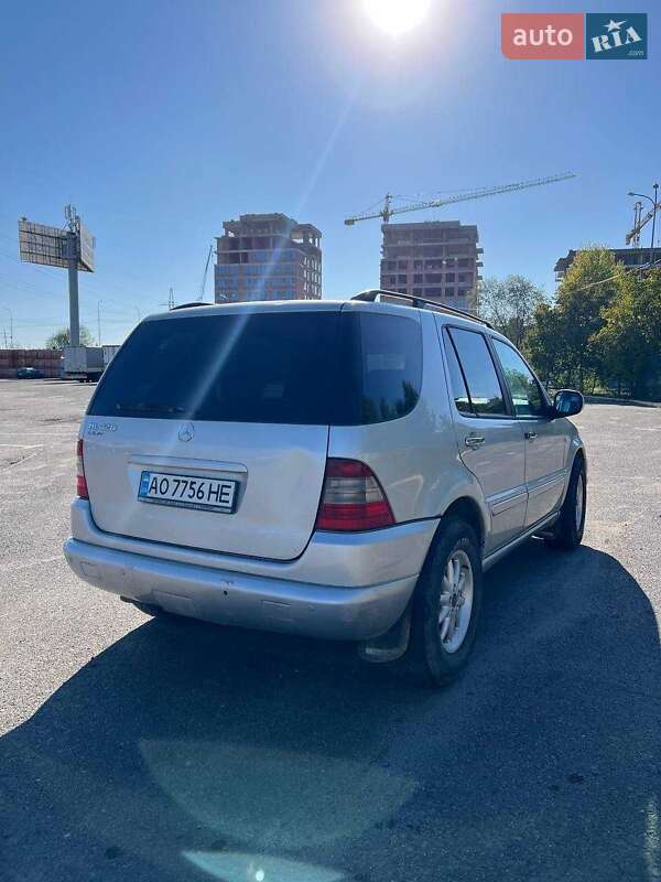 Mercedes-Benz M-Class 1998