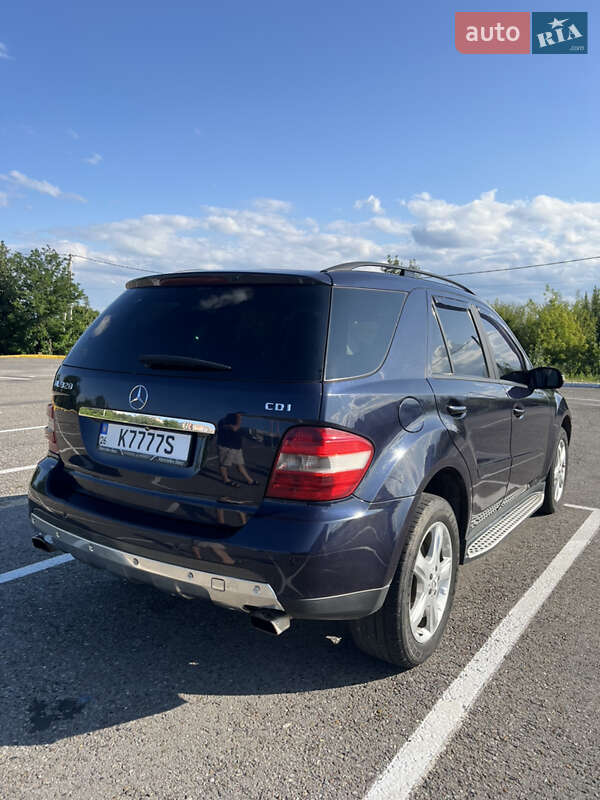 Внедорожник / Кроссовер Mercedes-Benz M-Class 2005 в Черновцах