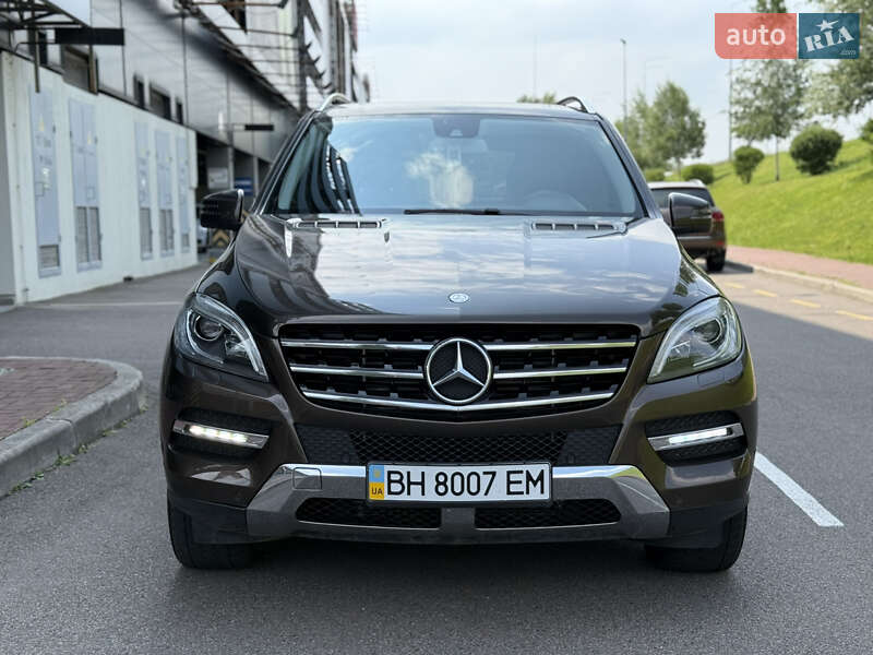 Внедорожник / Кроссовер Mercedes-Benz M-Class 2013 в Киеве