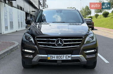 Позашляховик / Кросовер Mercedes-Benz M-Class 2013 в 