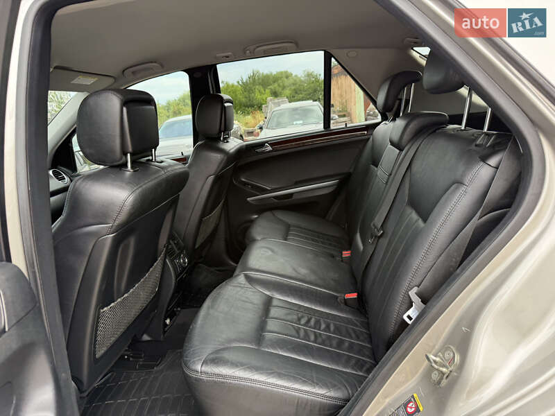 Внедорожник / Кроссовер Mercedes-Benz M-Class 2005 в Ровно