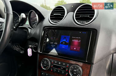 Внедорожник / Кроссовер Mercedes-Benz M-Class 2005 в 