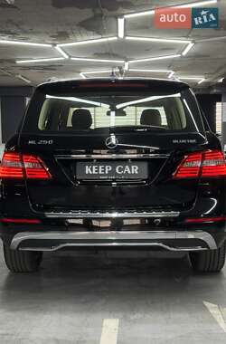 Позашляховик / Кросовер Mercedes-Benz M-Class 2015 в 