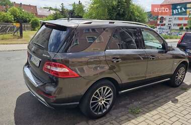 Внедорожник / Кроссовер Mercedes-Benz M-Class 2011 в 
