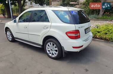 Внедорожник / Кроссовер Mercedes-Benz M-Class 2010 в 
