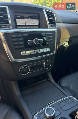 Позашляховик / Кросовер Mercedes-Benz M-Class 2013 в 