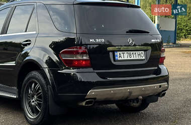 Внедорожник / Кроссовер Mercedes-Benz M-Class 2006 в 