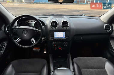 Внедорожник / Кроссовер Mercedes-Benz M-Class 2006 в 