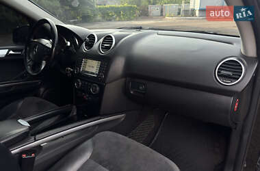 Внедорожник / Кроссовер Mercedes-Benz M-Class 2006 в 