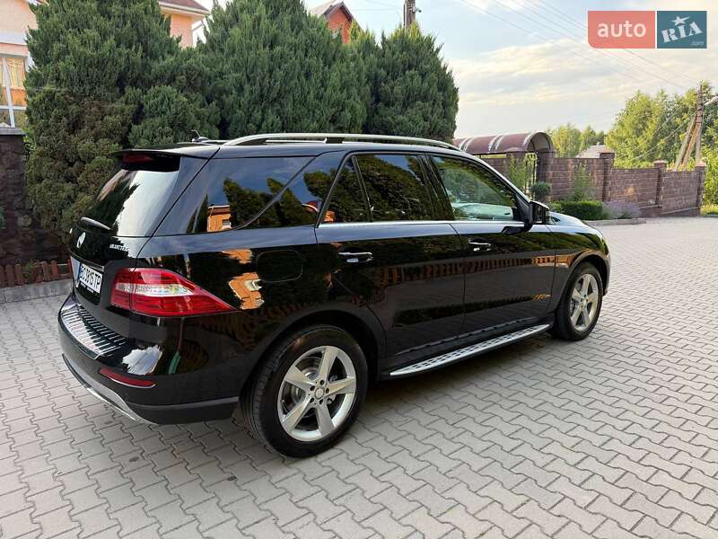 Позашляховик / Кросовер Mercedes-Benz M-Class 2012 в Хмельницькому