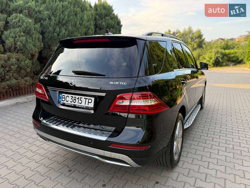 Позашляховик / Кросовер Mercedes-Benz M-Class 2012 в Хмельницькому