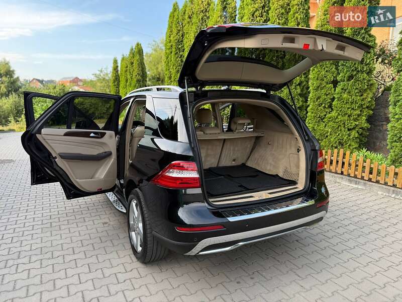 Позашляховик / Кросовер Mercedes-Benz M-Class 2012 в Хмельницькому