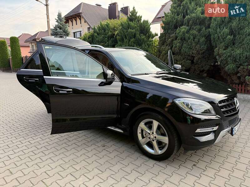 Позашляховик / Кросовер Mercedes-Benz M-Class 2012 в Хмельницькому