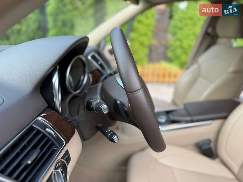 Позашляховик / Кросовер Mercedes-Benz M-Class 2012 в Хмельницькому