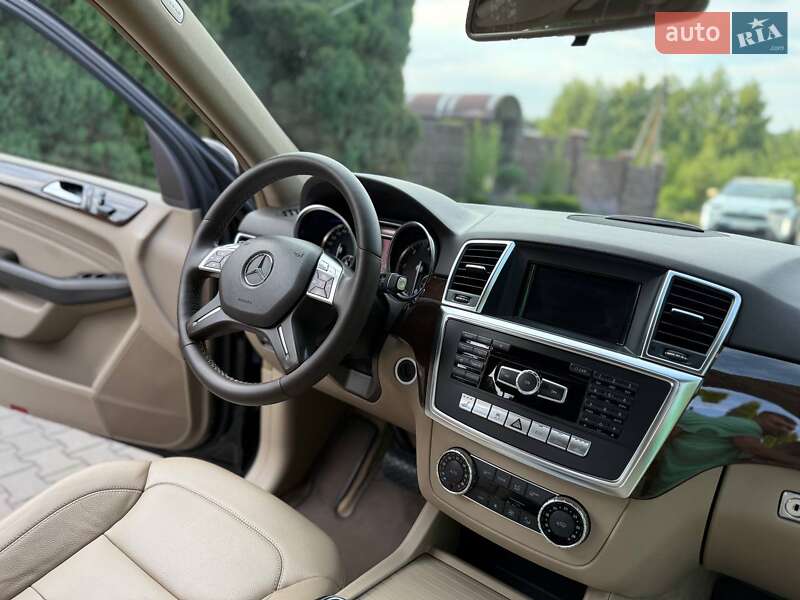 Позашляховик / Кросовер Mercedes-Benz M-Class 2012 в Хмельницькому