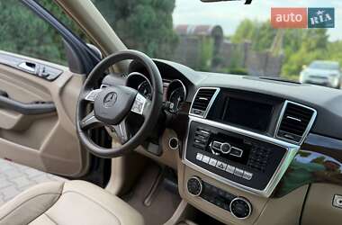 Внедорожник / Кроссовер Mercedes-Benz M-Class 2012 в 