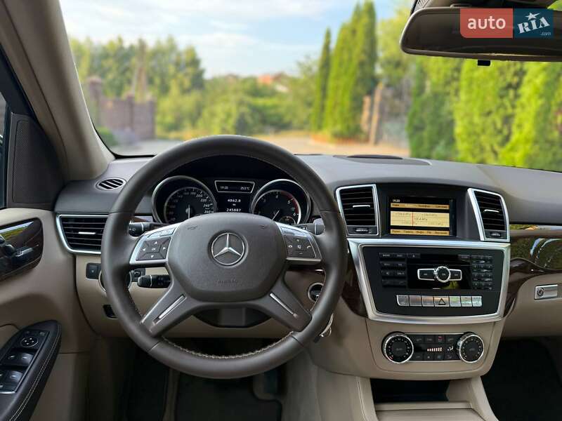 Позашляховик / Кросовер Mercedes-Benz M-Class 2012 в Хмельницькому