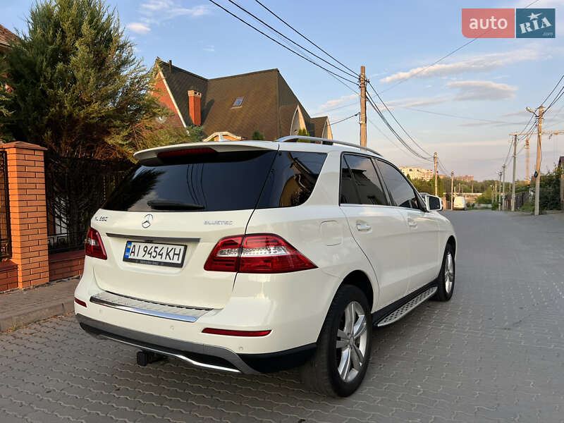 Позашляховик / Кросовер Mercedes-Benz M-Class 2012 в Хмельницькому