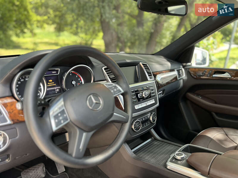 Позашляховик / Кросовер Mercedes-Benz M-Class 2012 в Хмельницькому