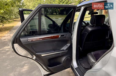 Позашляховик / Кросовер Mercedes-Benz M-Class 2005 в 