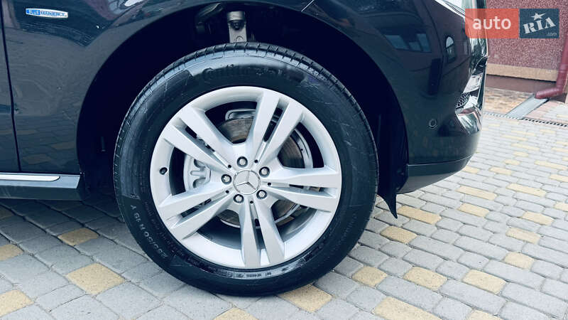 Внедорожник / Кроссовер Mercedes-Benz M-Class 2012 в Сваляве