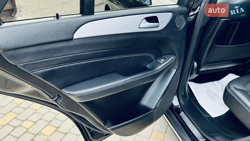 Внедорожник / Кроссовер Mercedes-Benz M-Class 2012 в Сваляве