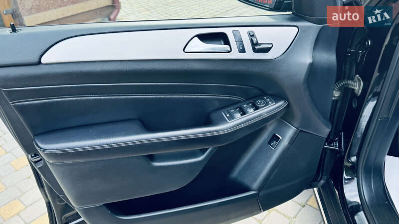 Внедорожник / Кроссовер Mercedes-Benz M-Class 2012 в Сваляве