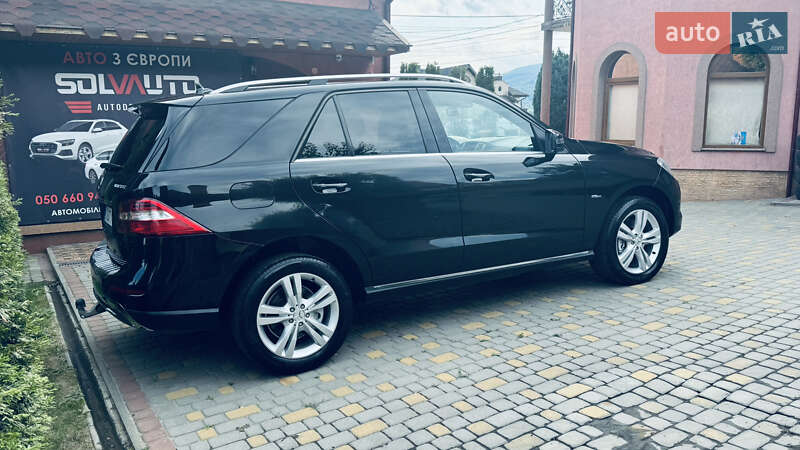 Внедорожник / Кроссовер Mercedes-Benz M-Class 2012 в Сваляве