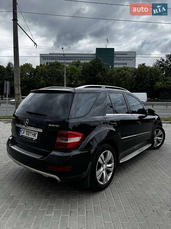 Позашляховик / Кросовер Mercedes-Benz M-Class 2011 в Черкасах
