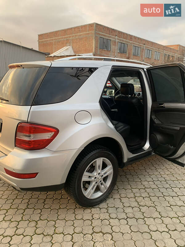 Внедорожник / Кроссовер Mercedes-Benz M-Class 2008 в Черновцах