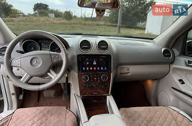 Внедорожник / Кроссовер Mercedes-Benz M-Class 2006 в 