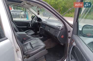 Позашляховик / Кросовер Mercedes-Benz M-Class 2001 в 