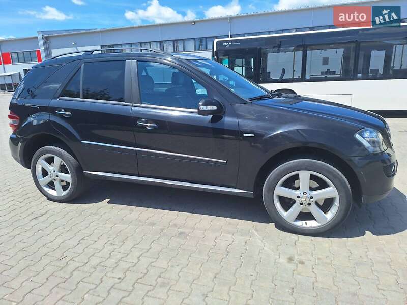 Позашляховик / Кросовер Mercedes-Benz M-Class 2008 в Нововолинську