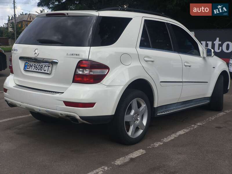 Позашляховик / Кросовер Mercedes-Benz M-Class 2010 в Броварах