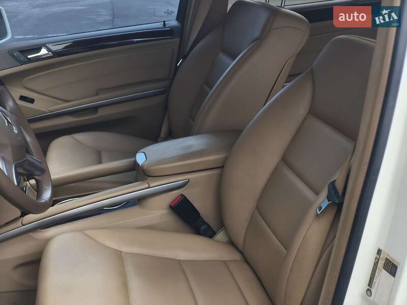 Позашляховик / Кросовер Mercedes-Benz M-Class 2010 в Броварах