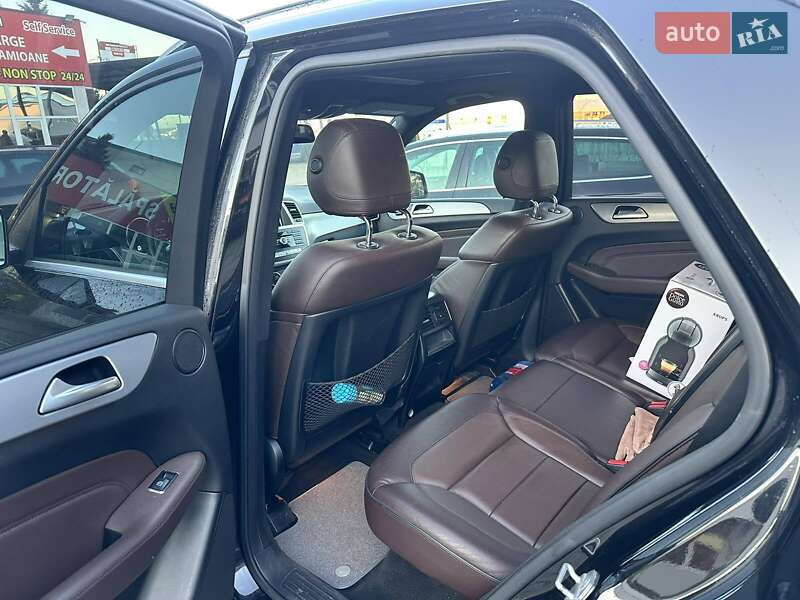 Внедорожник / Кроссовер Mercedes-Benz M-Class 2011 в Черновцах