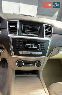 Внедорожник / Кроссовер Mercedes-Benz M-Class 2013 в 