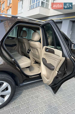 Внедорожник / Кроссовер Mercedes-Benz M-Class 2013 в 