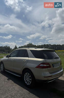 Внедорожник / Кроссовер Mercedes-Benz M-Class 2011 в 