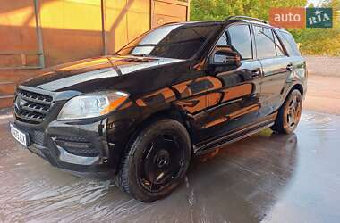 Позашляховик / Кросовер Mercedes-Benz M-Class 2015 в 