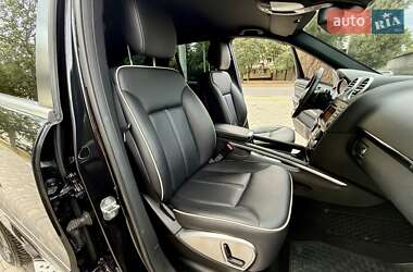 Внедорожник / Кроссовер Mercedes-Benz M-Class 2011 в 